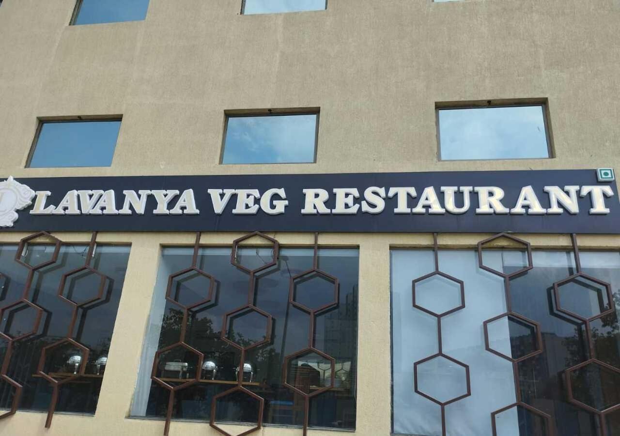 L P Regency, Pune Eksteriør bilde