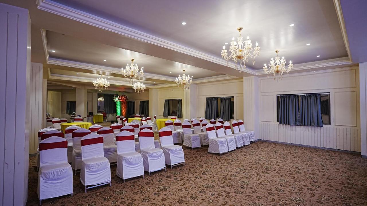 L P Regency, Pune Eksteriør bilde