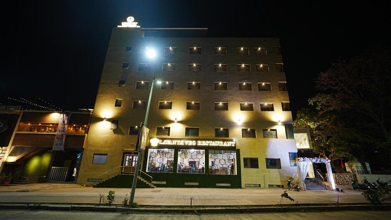 L P Regency, Pune Eksteriør bilde