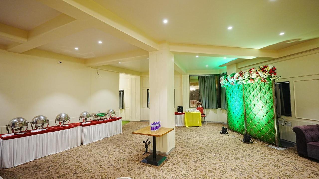 L P Regency, Pune Eksteriør bilde