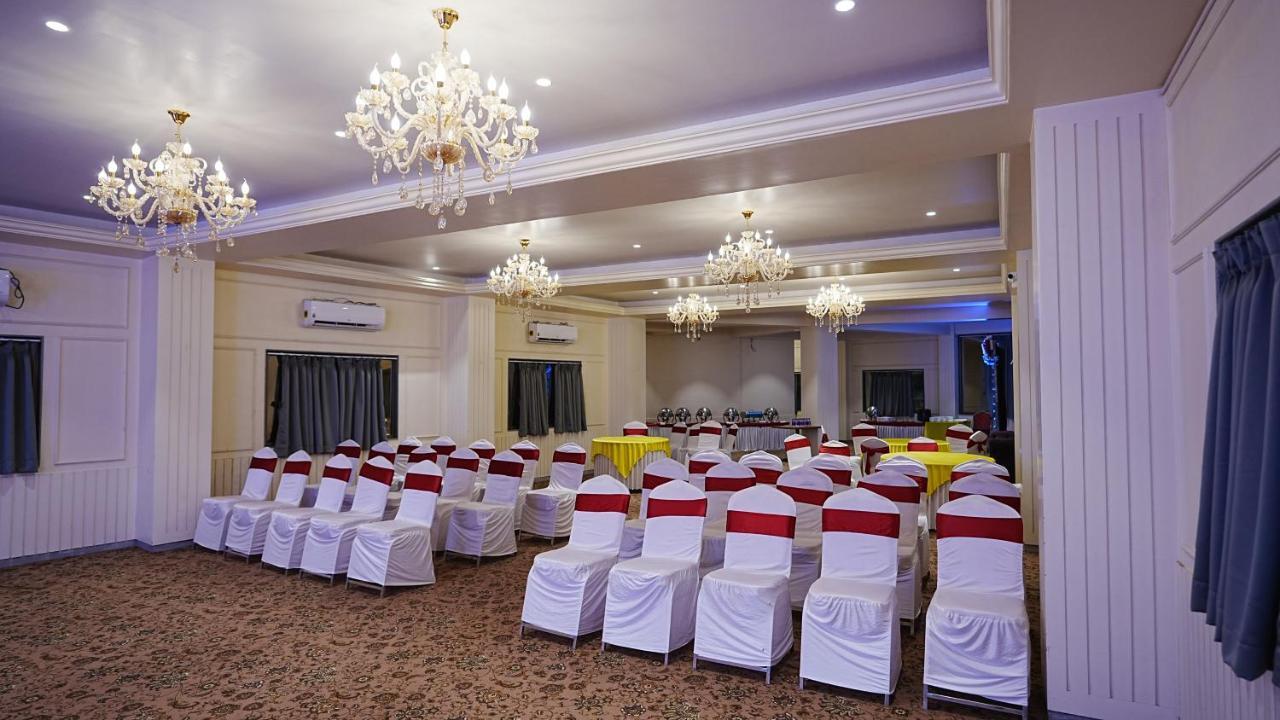 L P Regency, Pune Eksteriør bilde